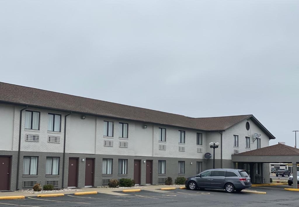 Americas Best Value Inn West Frankfort Exterior foto