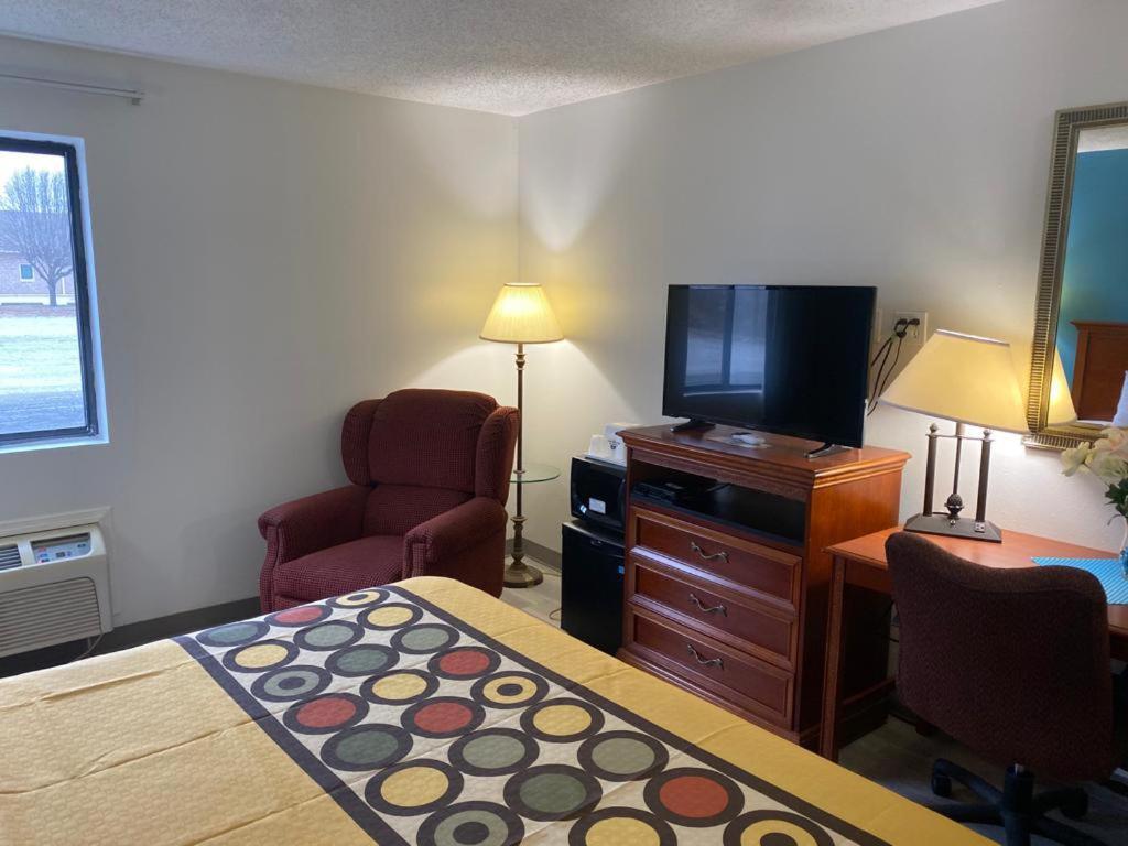 Americas Best Value Inn West Frankfort Exterior foto